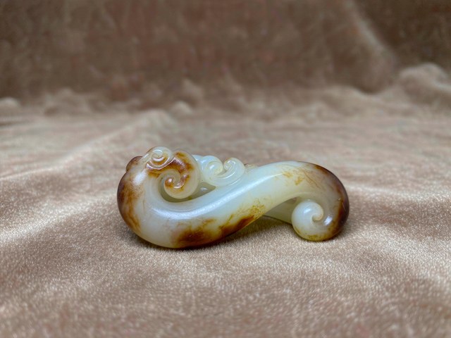 福清石竹山香客的一枚玉坠，侨乡的老玉器怎么定价格