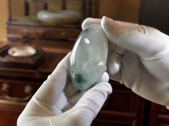 腊味之乡的传家宝怎么卖？连州地下河旁的一只旧玉镯
