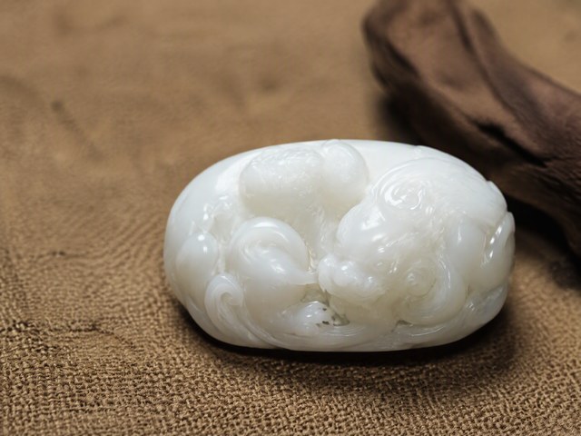 湘乡云门寺旁的旧玉璧，老人说传了三代，先别急着出手
